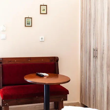 Appartement Στούντιο Στη Στοά Βαρβουτσή#8 à Kalamata Extérieur photo