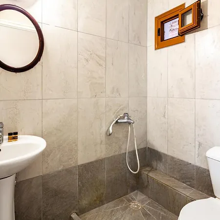 Appartement Στούντιο Στη Στοά Βαρβουτσή#8 à Kalamata Extérieur photo